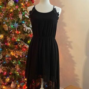 FOREVER 21 Sleeveless Crotchet High Low Dress